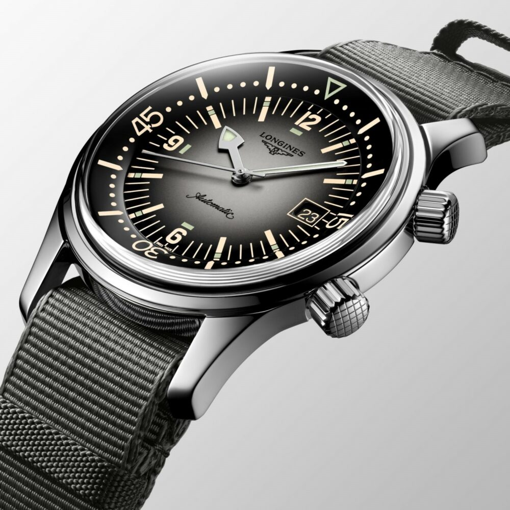the-longines-legend-diver-watch-l3-774-4-70-2-detailed-view-2000x2000-101-1.jpg